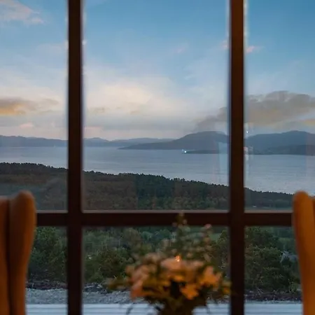 Holiday home Flott Med Hoy Standard Og Unik Utsikt *